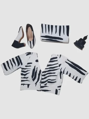 Zebra line (Black & white)